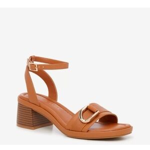 Kelly & Katie cognac sandals